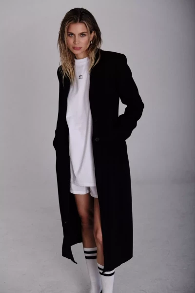 Набор Пиджак чёрный & Майка & Шорты белый