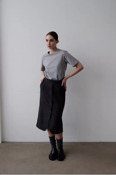 Чёрная юбка и рубашка