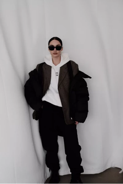 Тройка: Чёрная юбка и пиджак, белая рубашка